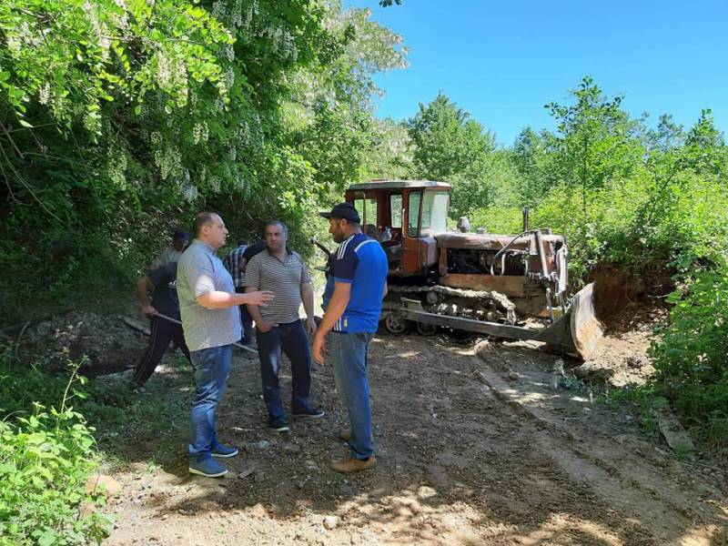 მუნიციპალიტეტის ხელმძღვანელობამ აღვი-ნაკურალეშის გზის სარემონტო სამუშაოები...